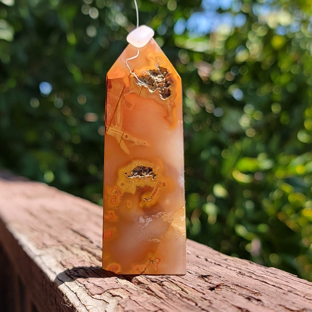 NEW 3.53" AGATE TOWER WITH WHITE + ORANGE INCLUSIONS
